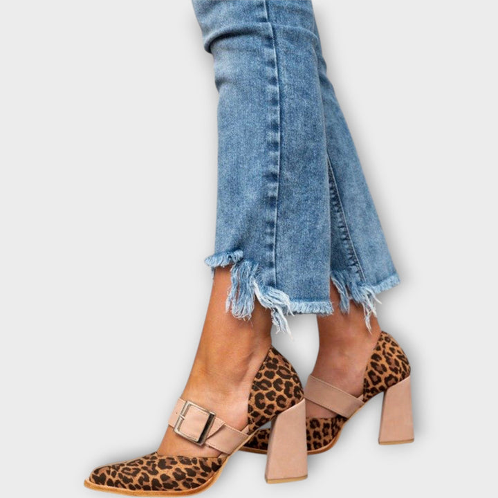 Liūto sandalai su stabilia pakulne