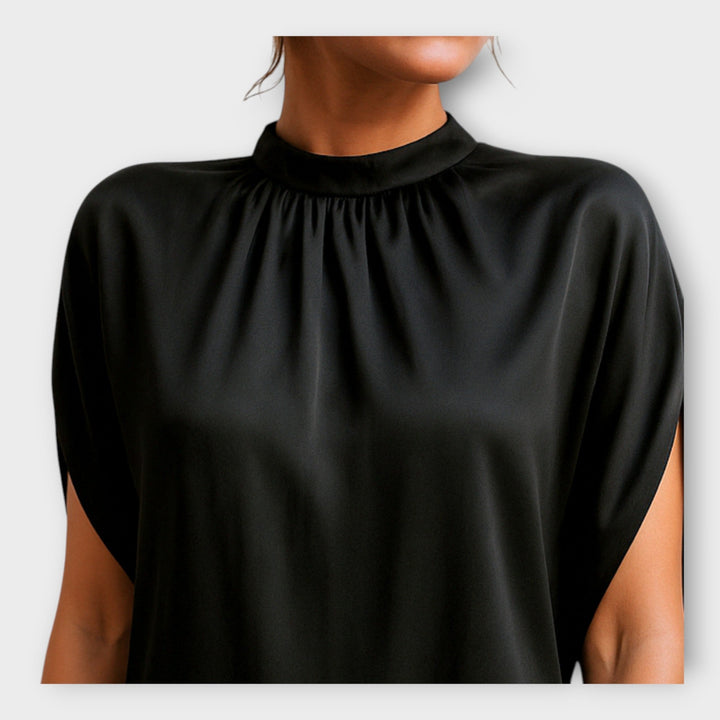 Stilinga mini suknelė su retro akcentais