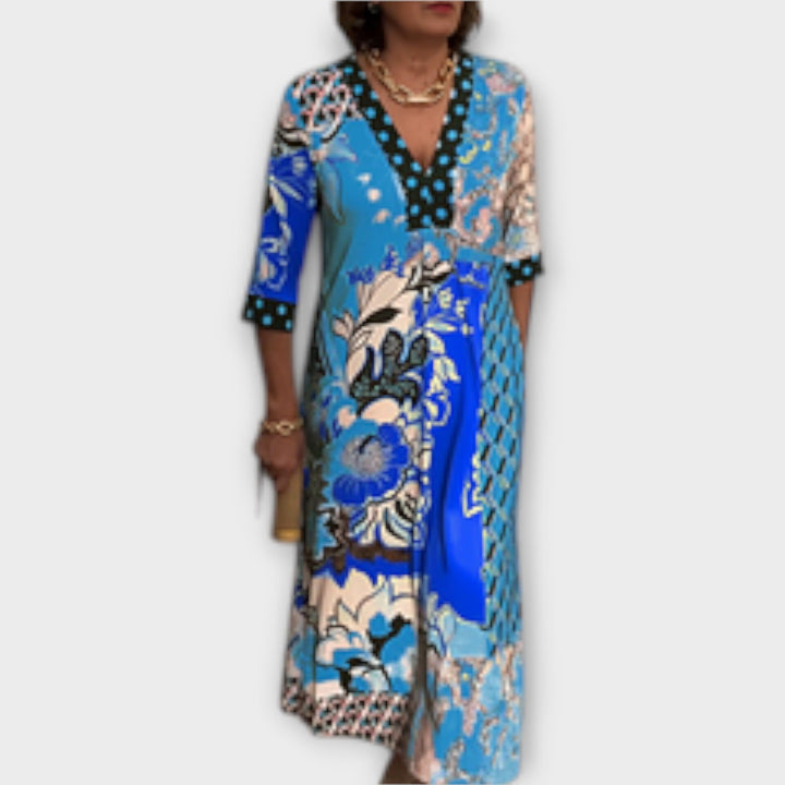 Elegantiška Suknelė su Išskirtiniu Dekolte ir Unikaliu Dizainu