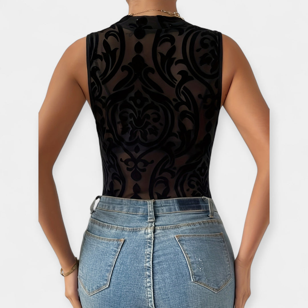 Seksualus Krokuotas Bodis iš Audinio