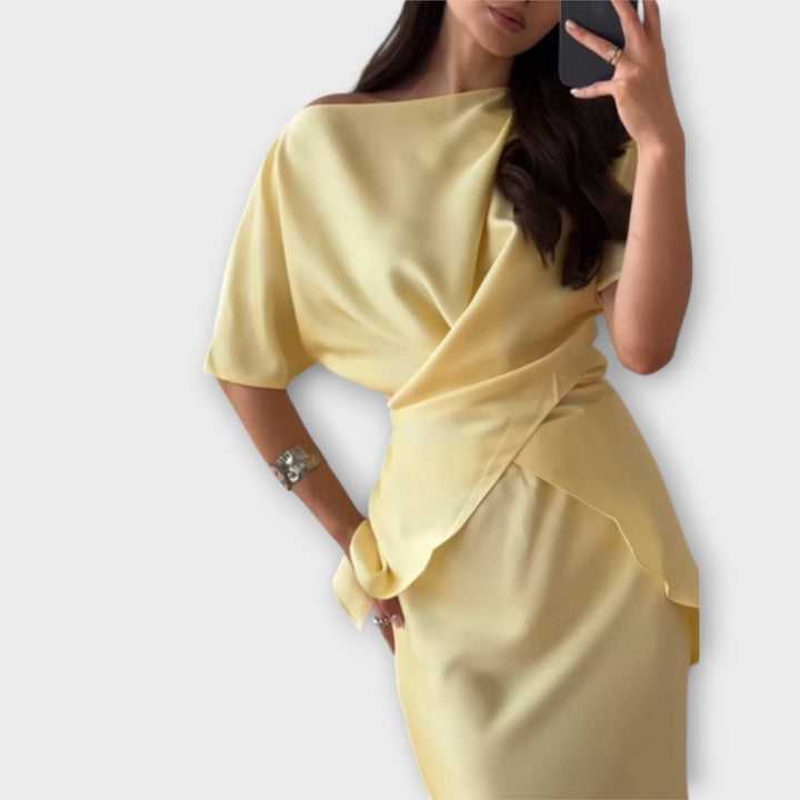 Finja - Off-Shoulder viršus su mazgo priekiu ir sijono komplektu