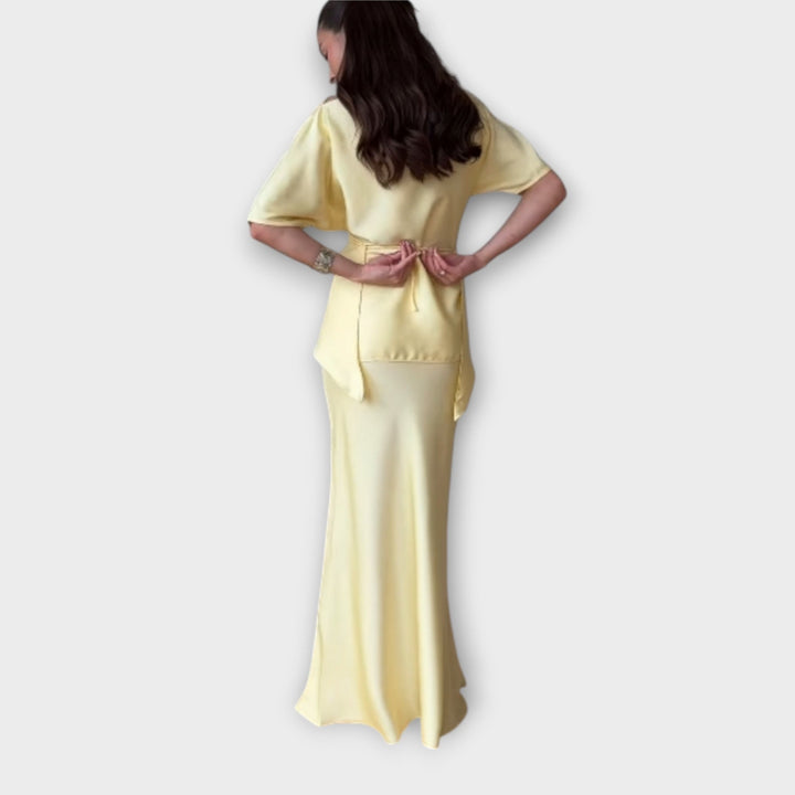 Finja - Off-Shoulder viršus su mazgo priekiu ir sijono komplektu