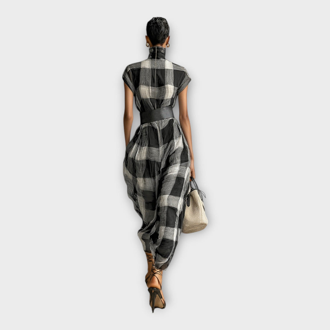 Elegantiška suknelė su rafinuotu stiliumi