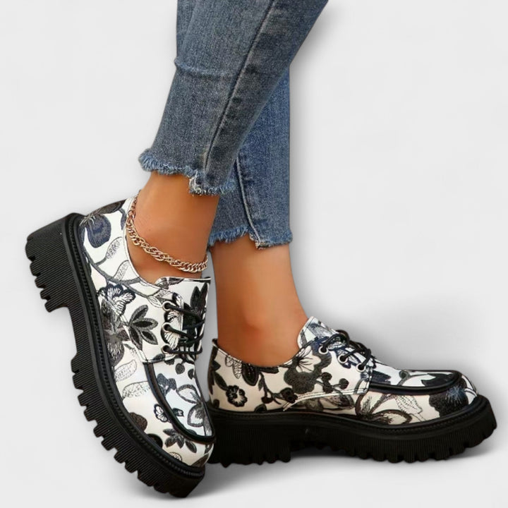 Sandra – Klasikiniai retro mokasinai su stiliumi