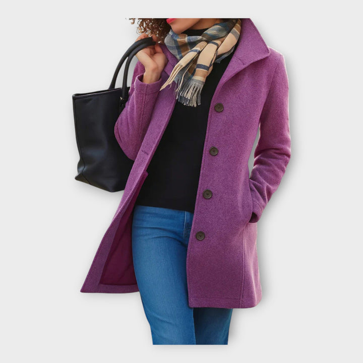 Elegantiškas vilnonis paltas su sagomis