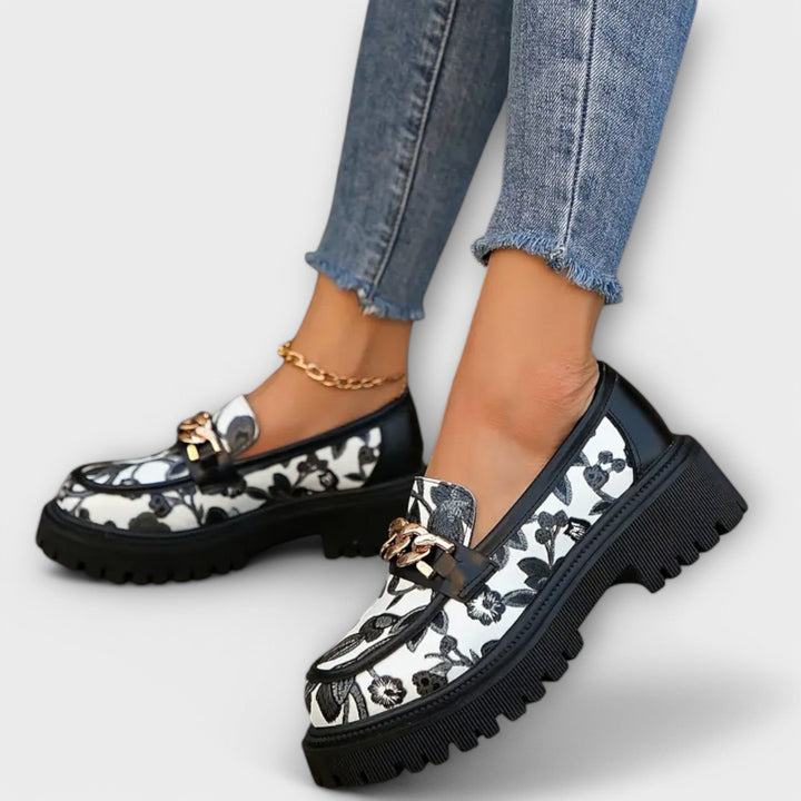 Sandra – Klasikiniai retro mokasinai su stiliumi