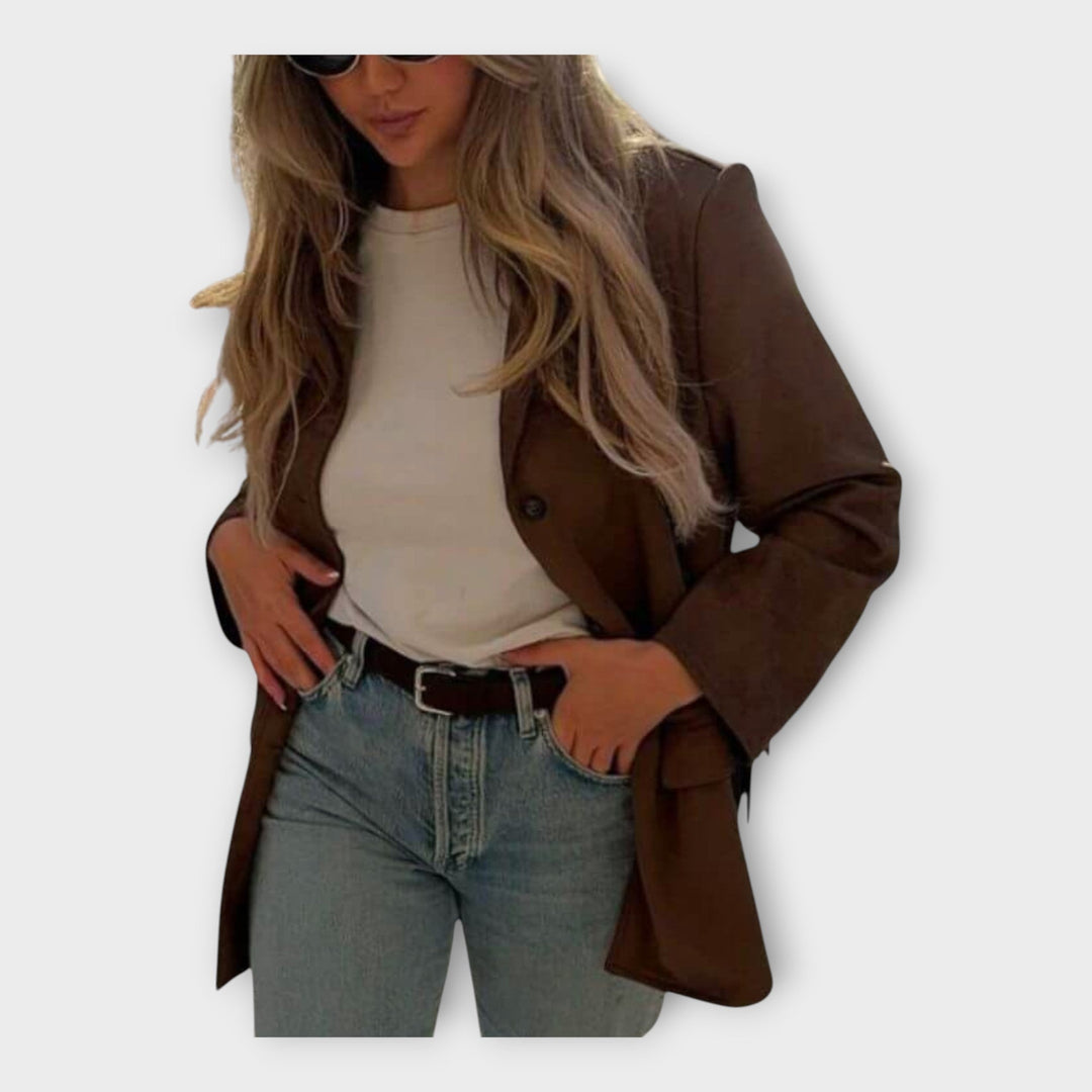 Elegantiškas Švarkas su Laiko Patikrintu Stiliumi