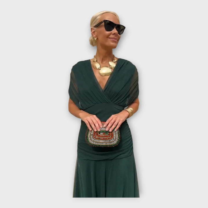 Lengvas Suknelė su Išskirtiniu Dekolte