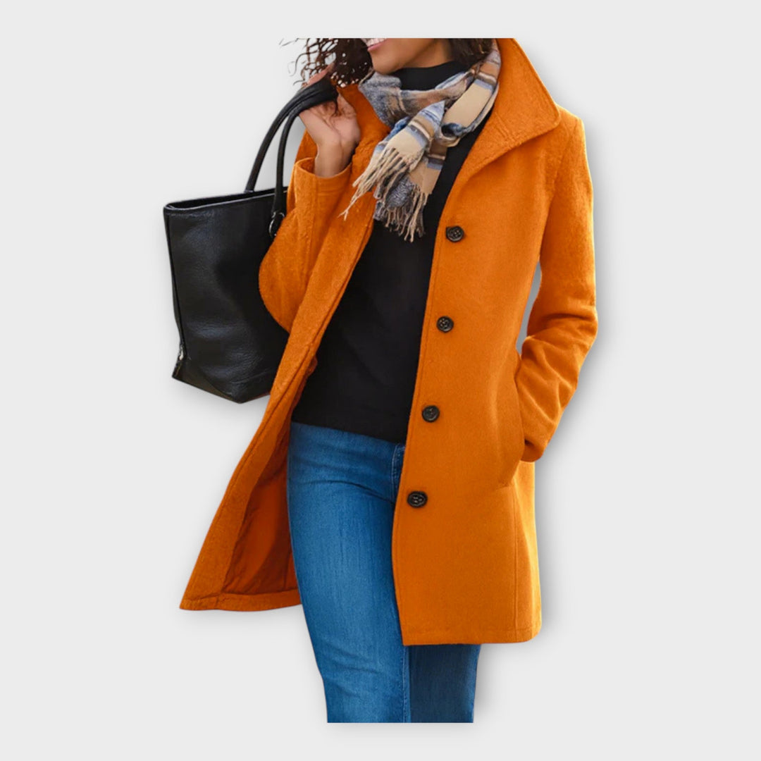 Elegantiškas vilnonis paltas su sagomis