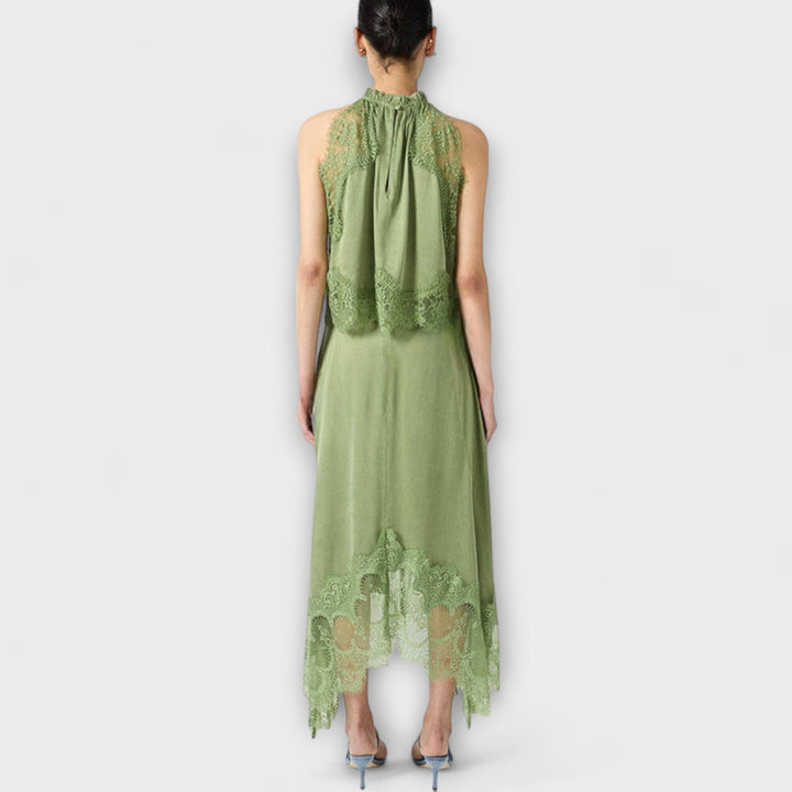 Kaia - Satino bluzonas su nėriniu ir plisuotu iškirpimu komplekte