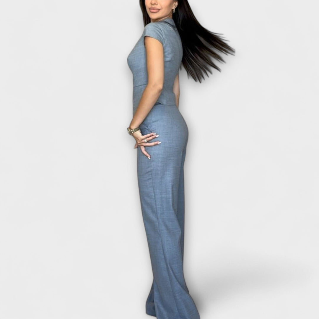 Ivy - Stilinga V formos iškirptės palaidinė ir kelnių komplektas