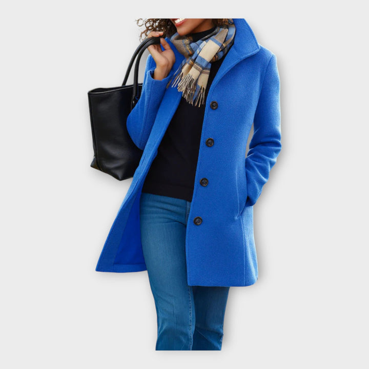 Elegantiškas vilnonis paltas su sagomis