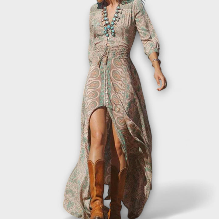 Ilga suknelė švelniu bohemišku stiliumi