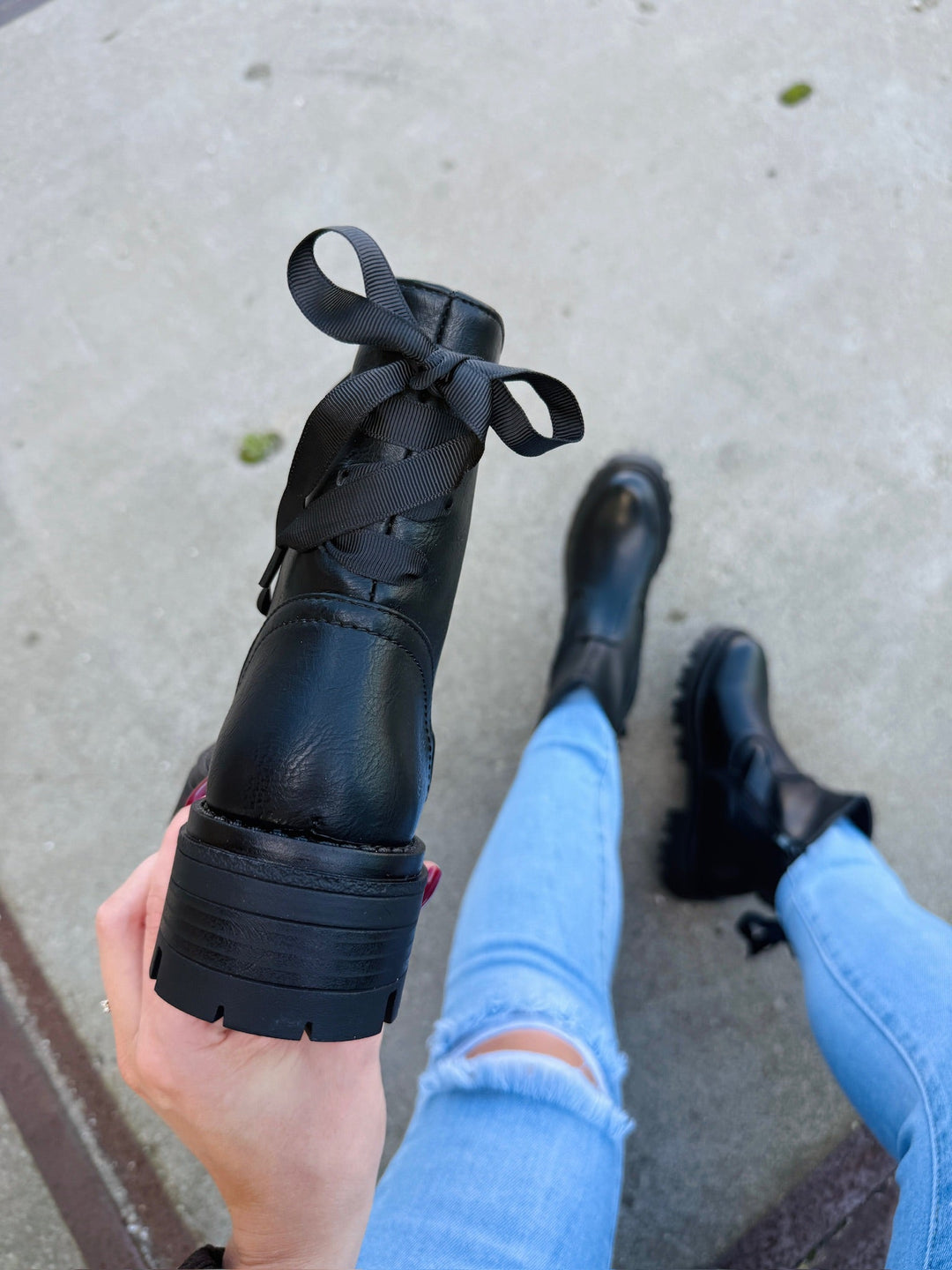 Dainora - Batai su sagtimi