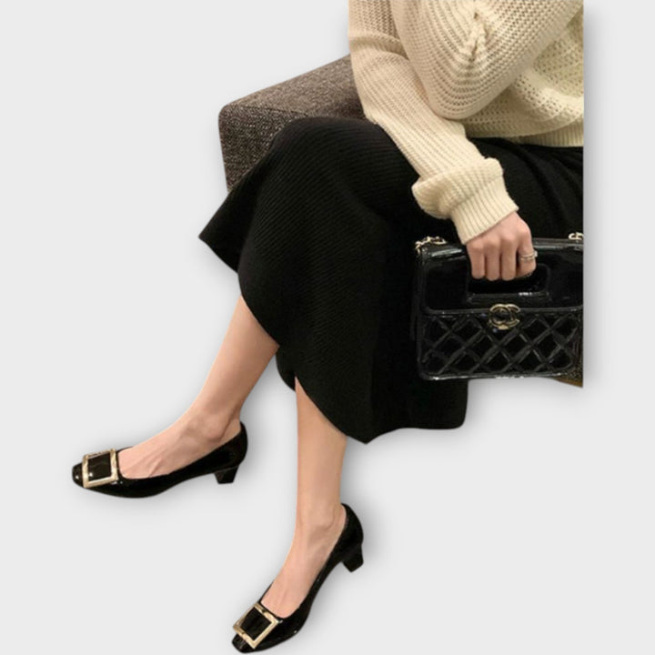 Elegantiški sandalai su vidutiniu kulnu ir kvadratiniu pirštu