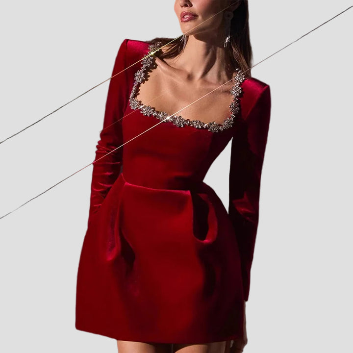 Emilija- Aksominė kristalų suknelė