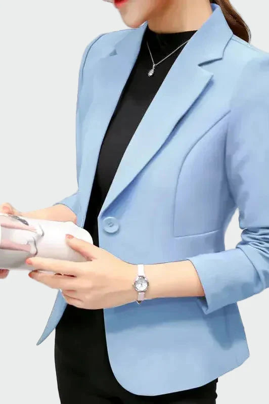 Suknelė idealiai pritaikyta