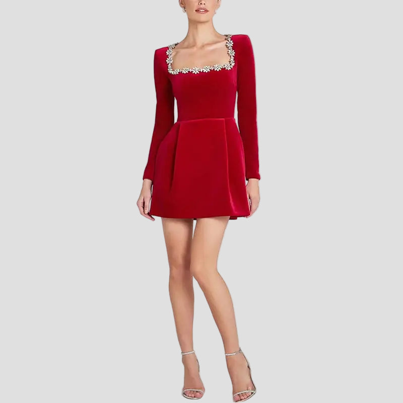 Emilija- Aksominė kristalų suknelė