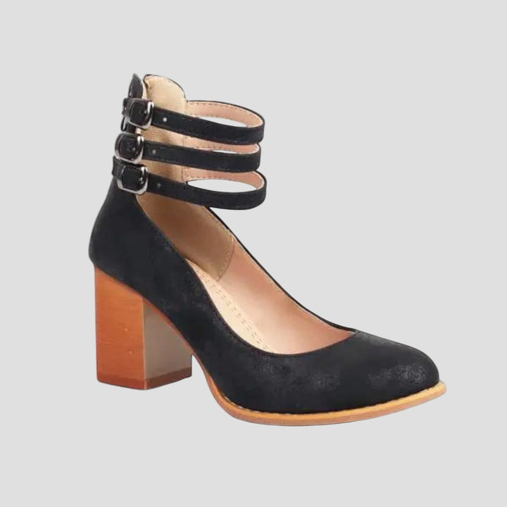 Simona- Batai su kulkšnies dirželiu