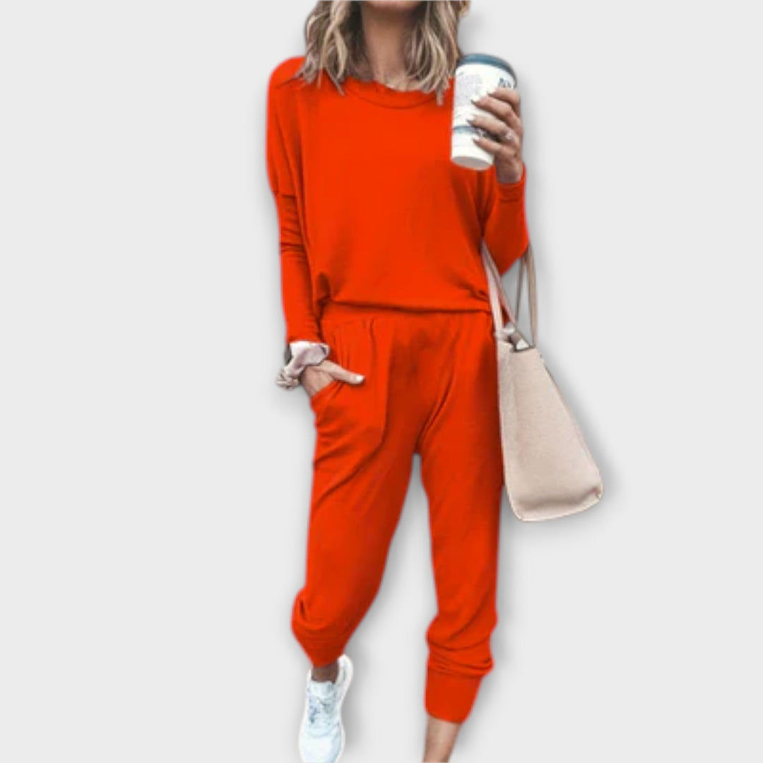 Claire - Atsitiktinis dvi dalių komplektas