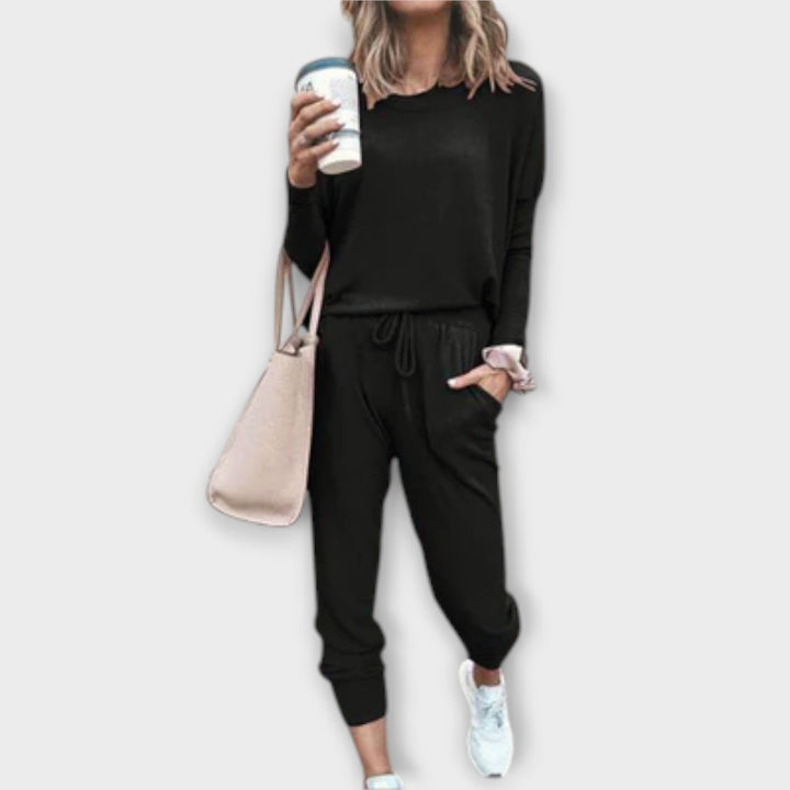 Claire - Atsitiktinis dvi dalių komplektas