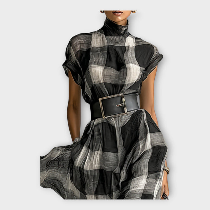 Elegantiška suknelė su rafinuotu stiliumi