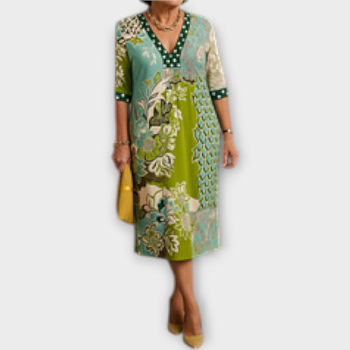 Elegantiška Suknelė su Išskirtiniu Dekolte ir Unikaliu Dizainu