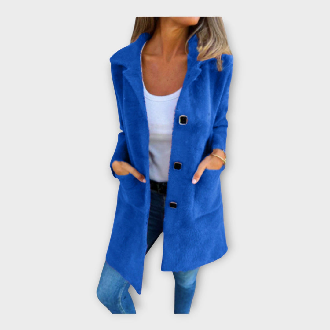 Aušrinė - Vilnonis paltas su elegantišku užsegimu