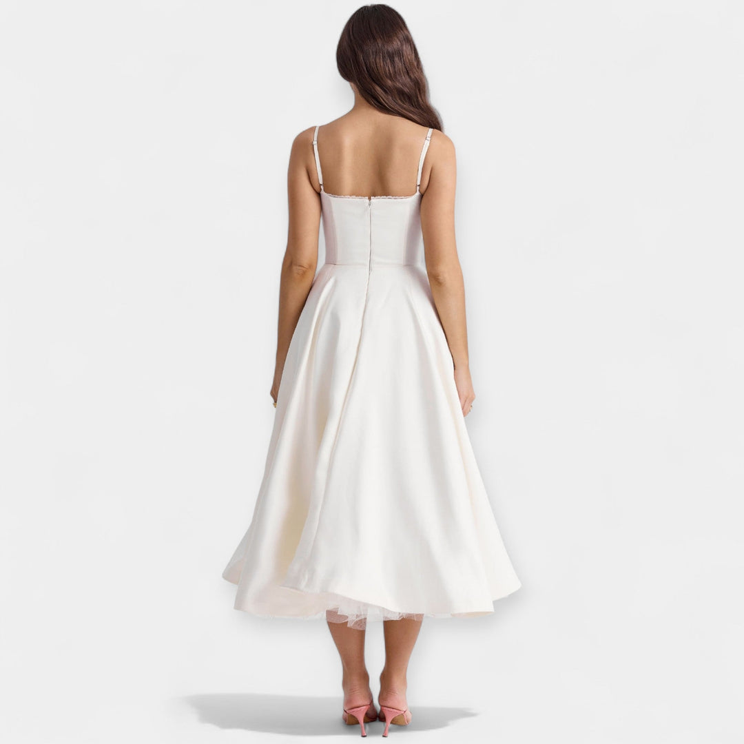 Stilinga Midi Suknelė su Tiulio Akcentais