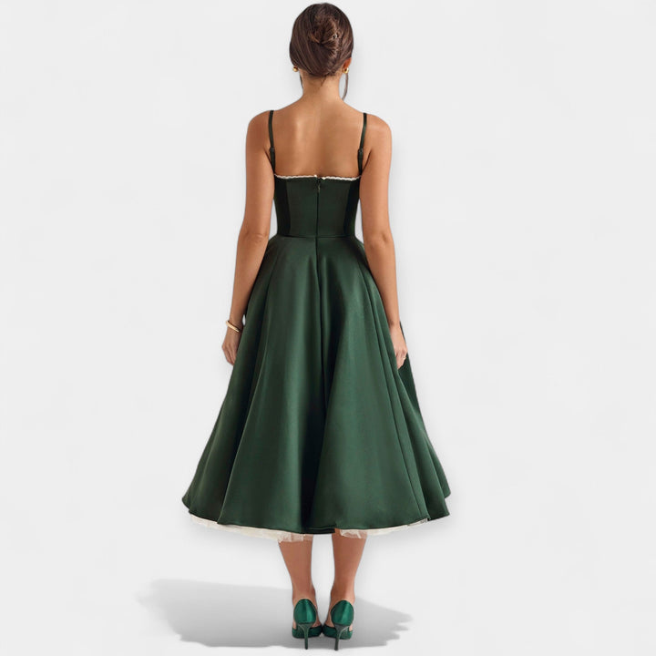 Stilinga Midi Suknelė su Tiulio Akcentais