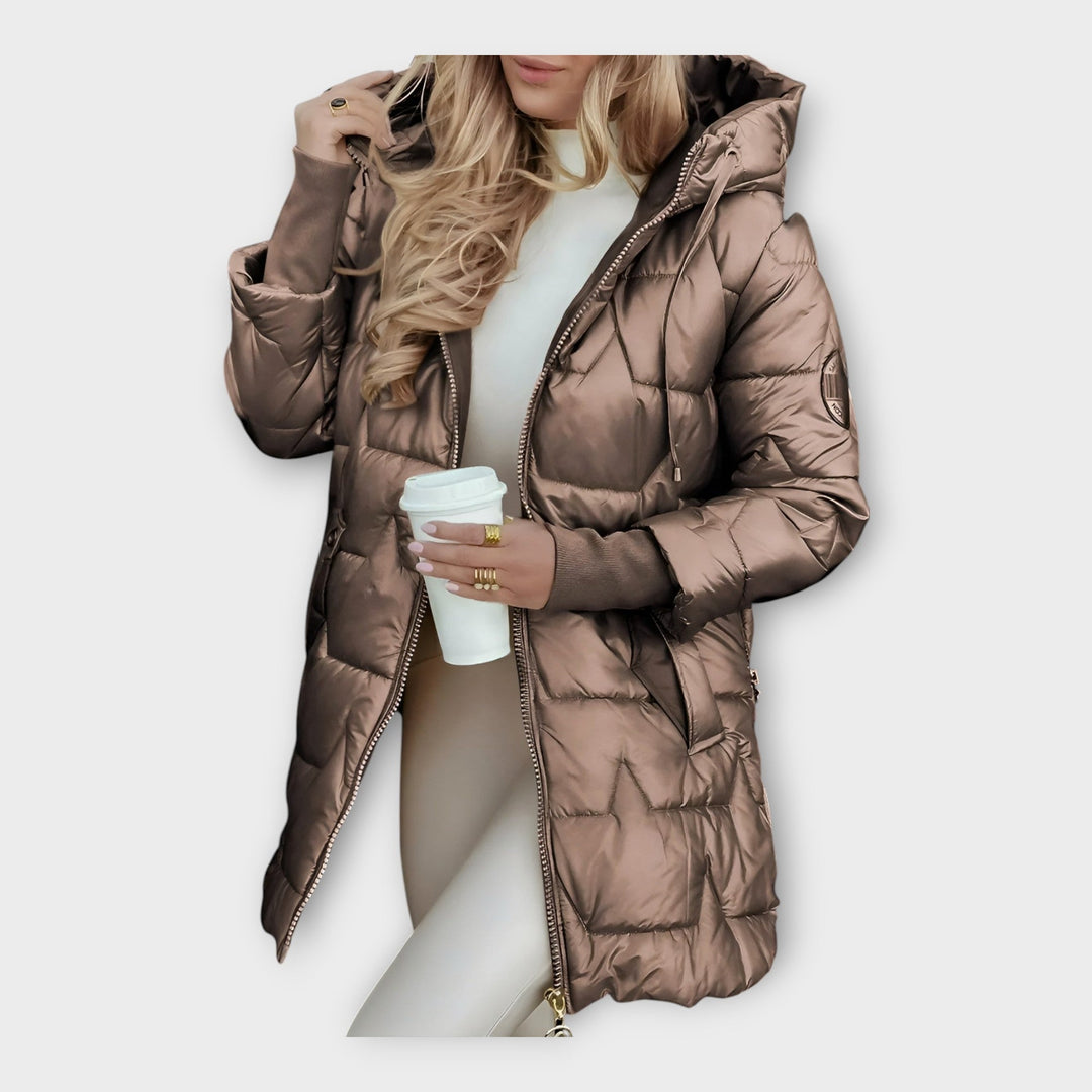 Pūkinė striukė su gobtuvu