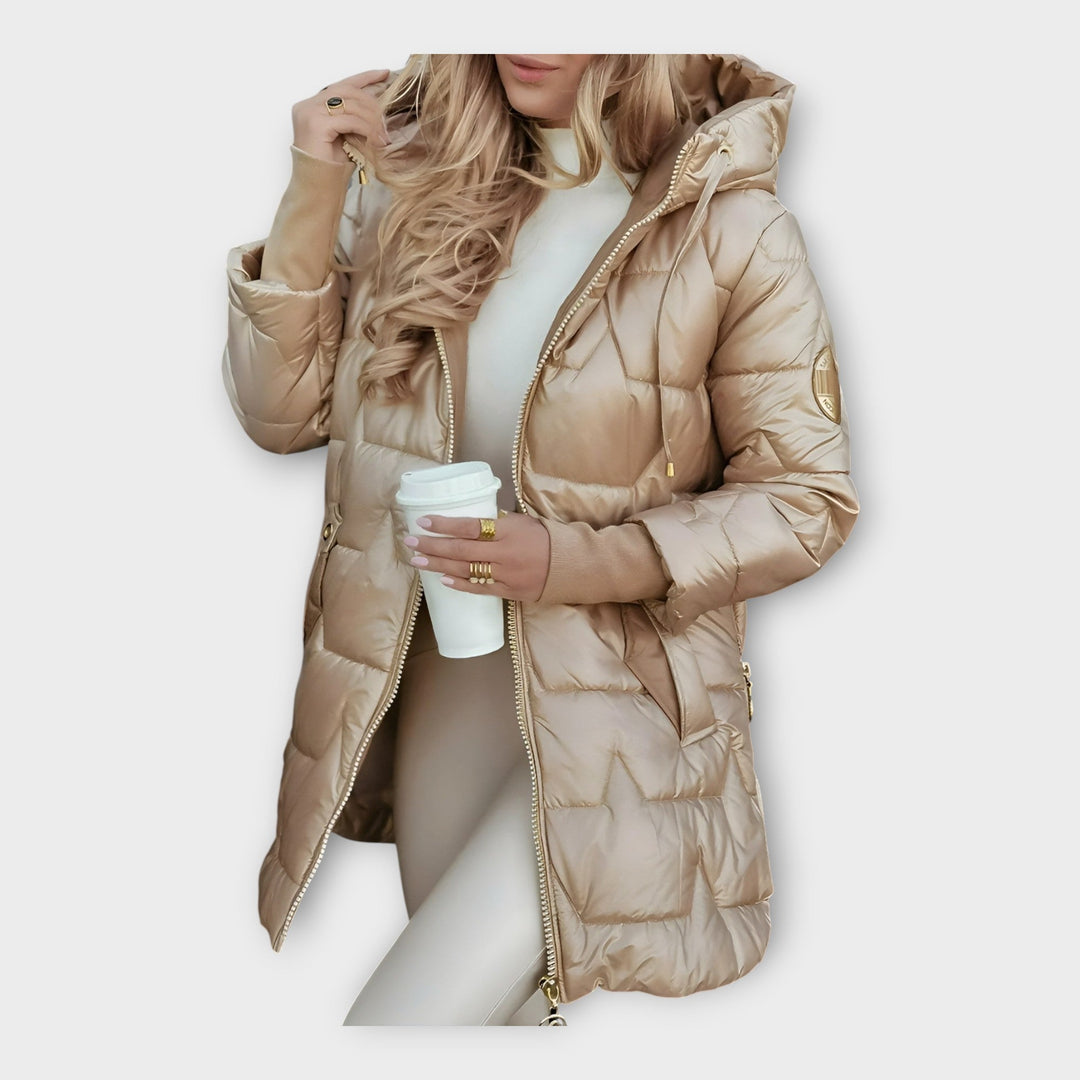 Pūkinė striukė su gobtuvu