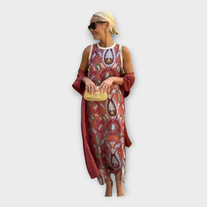 Stilinga Suknelė su Išskirtiniais Raštais