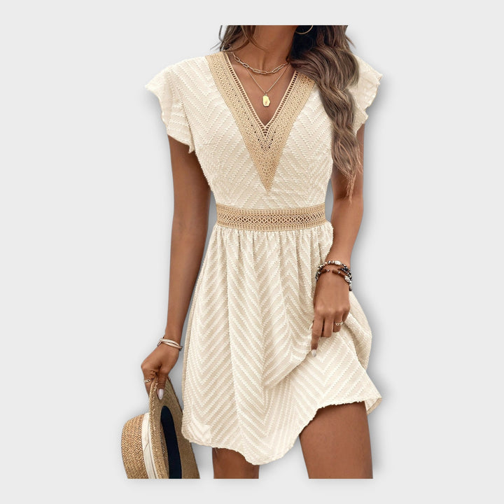 Unikali suknelė su elegantiška estetika